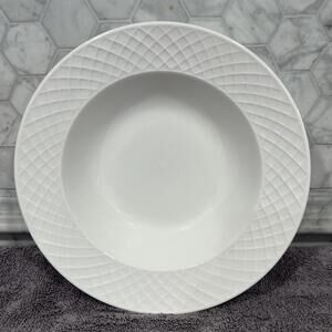Mikasa Trellis White Bone China Large 10.5”Soup Pasta Bowl